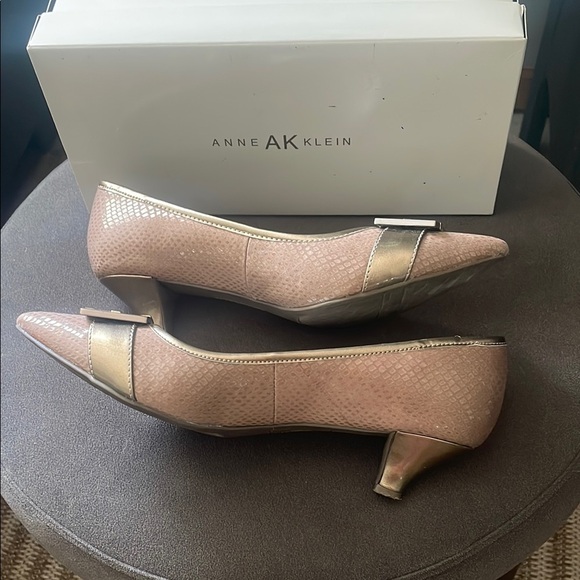 Anne Klein Taupe AK7MENI iflex Kitten Heels Women's 8 New In Box Classic y2k - Picture 6 of 9